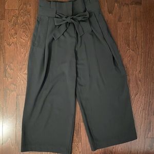 Women’s H&M Gray Paperbag Pants